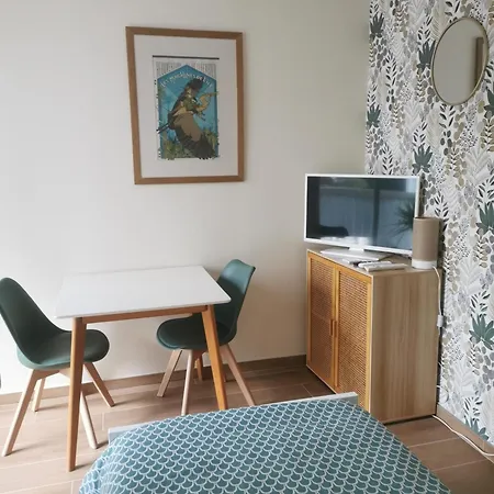 Les Pins Parking Prive Exterieur Bed & Breakfast *