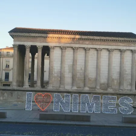 Les Pins Parking Prive Exterieur Bed and Breakfast